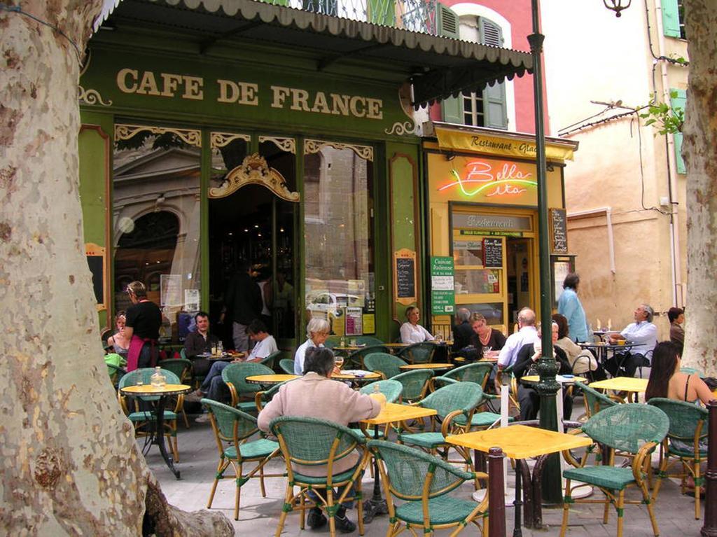 Studio De Charme Avec Sa Terrasse En Plein Coeur De Ville LʼIsle-sur-la-Sorgue 외부 사진